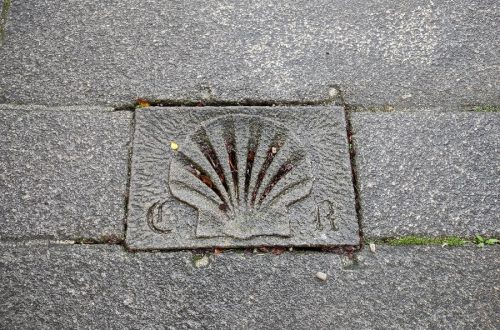 camino-shell-stone-santiago