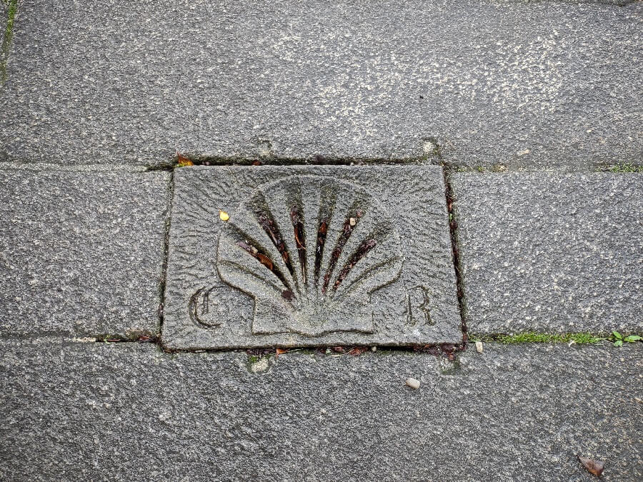 camino-shell-stone-santiago